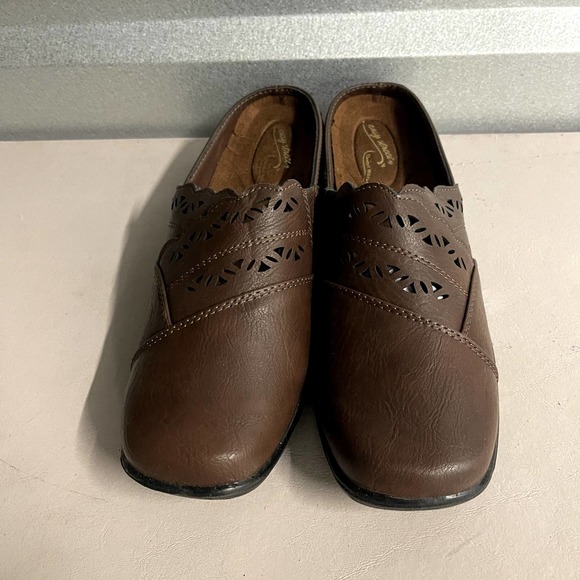 Easy Street Women's Tan Forever Mules Slip On Comfort Clogs - Size 8.5 - Picture 3 of 7